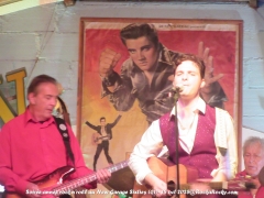 rock’n’roll, sixties, années 60, Salut les copains, yéyé, twist, madison, vintage, musique rétro, Les Vinyls, New Garage Sixties, Chez Marco, Saint-Trivier-sur-Moignans, concert, live music, rockabilly, Gene Vincent, Francky Gumbo, Alexandre Lucet, Andras Mitchell, Jean-Claude Coulonge, Gérard Purec, guitares vintage, vinyles, ambiance rétro, pin-up, voitures anciennes, culture rock, passion musique, scène locale, soirée rock
